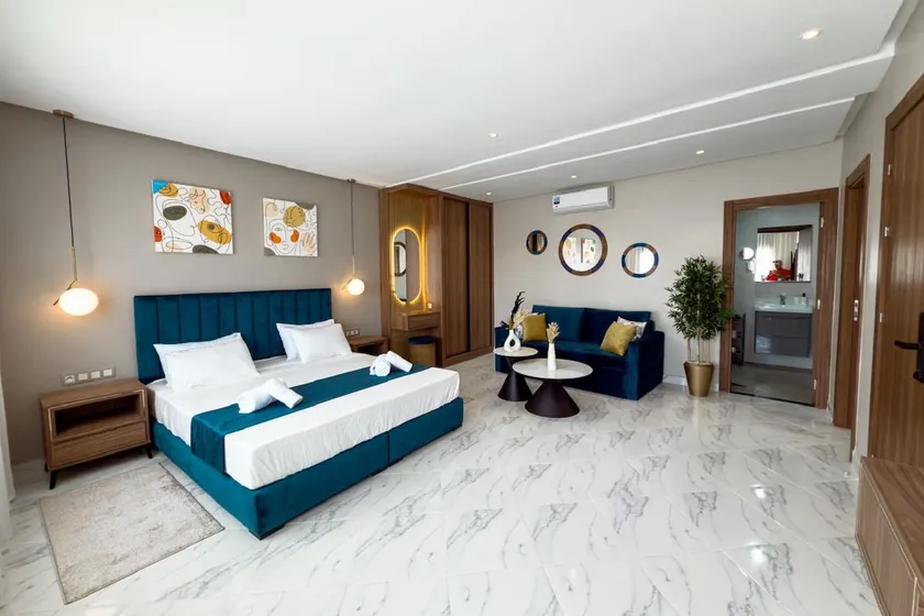 Chic Ocean-View Studio with Grand Terrace - Image 1