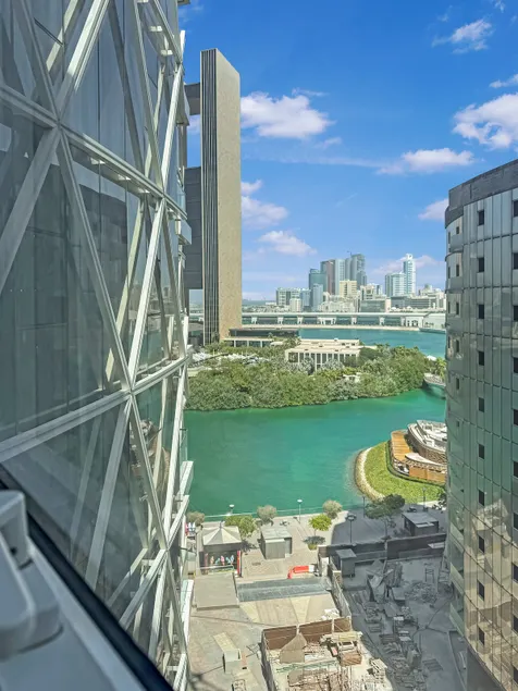 Stylish 1BR in Bahrain Bay Area, Cental Location with waterfront - Image 1