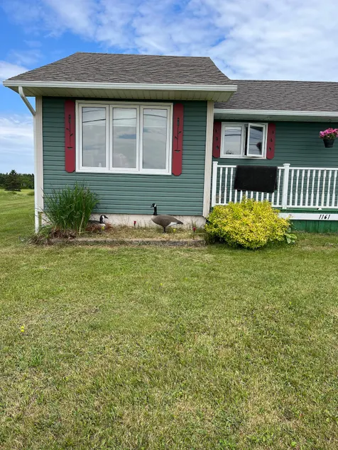 House with sea view. - Image 1