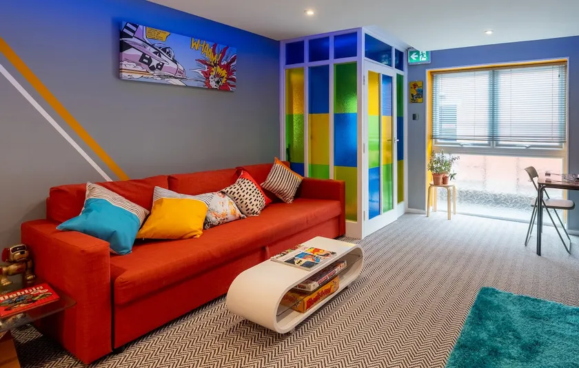 Retro Apartment in the High Peak - Image 1