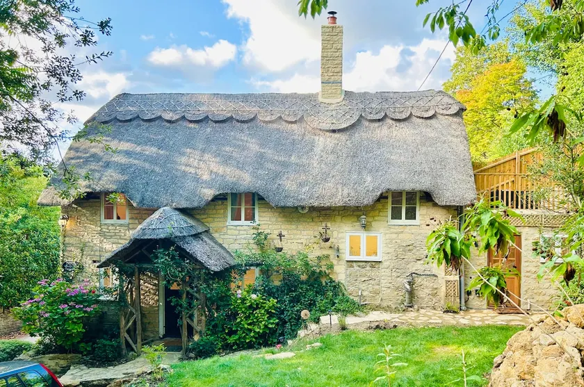 Thatched Cottage 2 Bed 2 Bath in Stour Provost near Shaftesbury and Longleat - Image 1