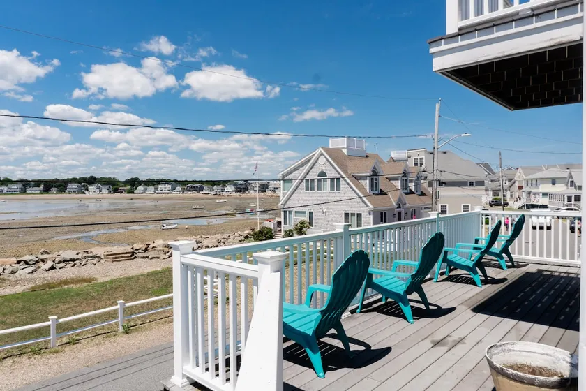 Classic Family-Friendly Beach House in Scituate - Image 1