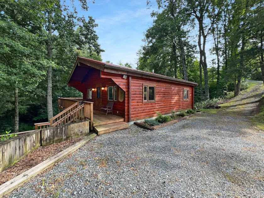 Creekside Cabin | Private & Cozy - Image 1
