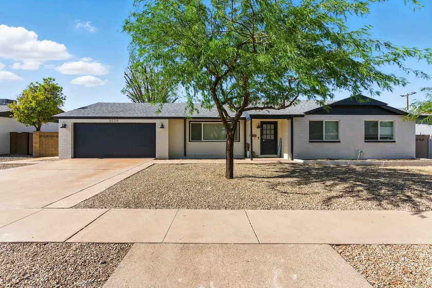 Golden Glow Oasis | Amazing Location | Huge Yard - Image 1