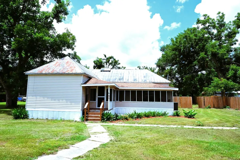 Cozy Rural Mayo Florida Home - Image 1