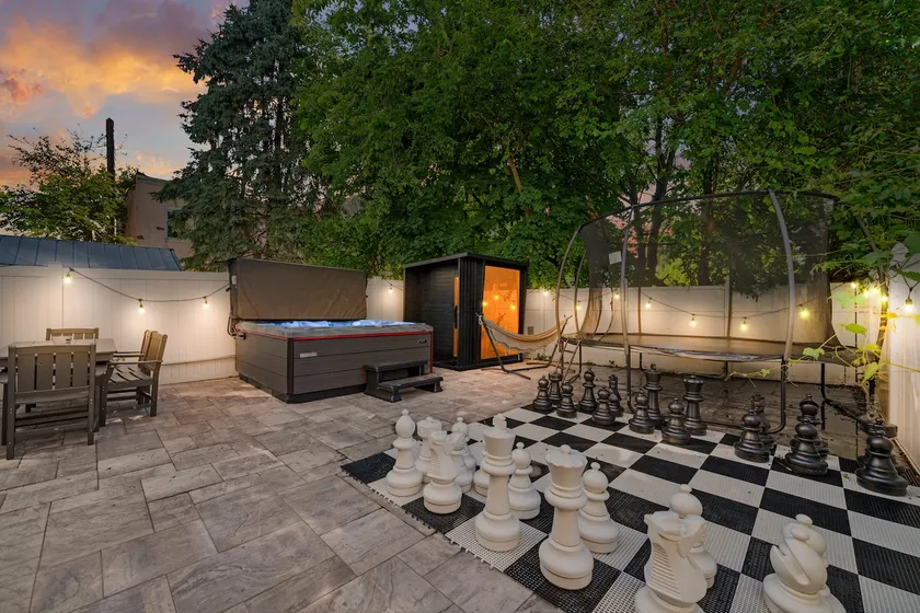 #1 NJ BnB | Patio + Gameroom+Sauna+Hot Tub+NYC/EWR - Image 1