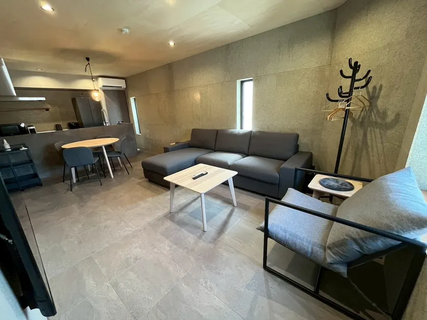 Ideal as a base for sightseeing in Ise Jingu and Toba Shima. You can have a barbecue on the rooftop. Parking is available for up to 2 vehicles - Image 1