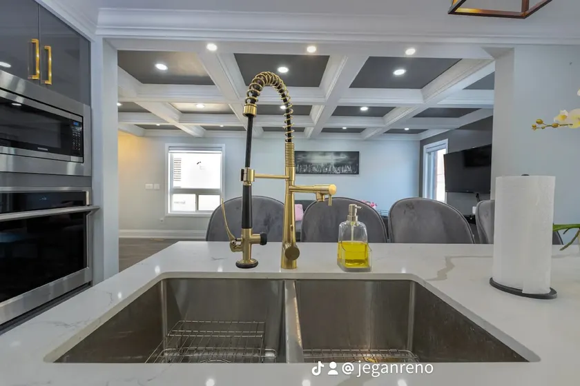 Luxery relaxation, 4bed,2.5 washrooms - Image 1