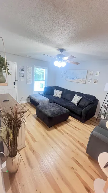 Stylish & Cozy APT near Beaches #1 - Image 1