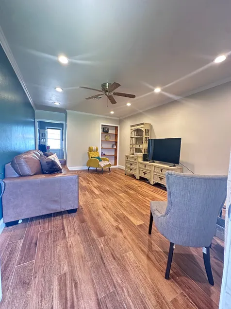 Modern & comfort family home #2914 - Image 1