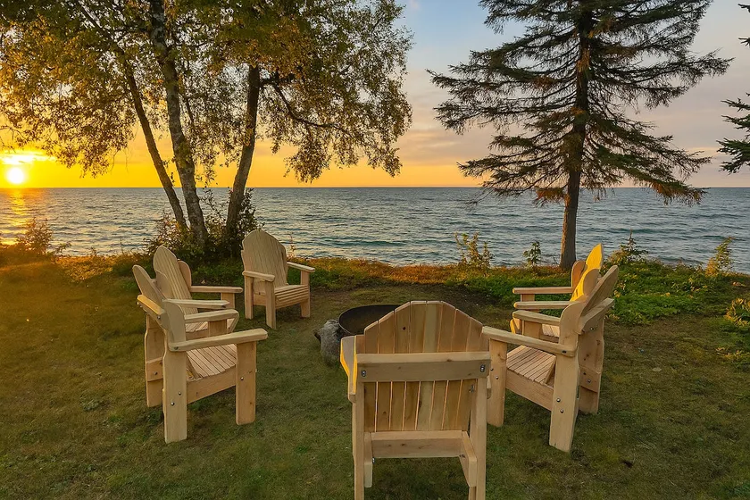 Lakefront or Ski Retreat Escape - Image 1