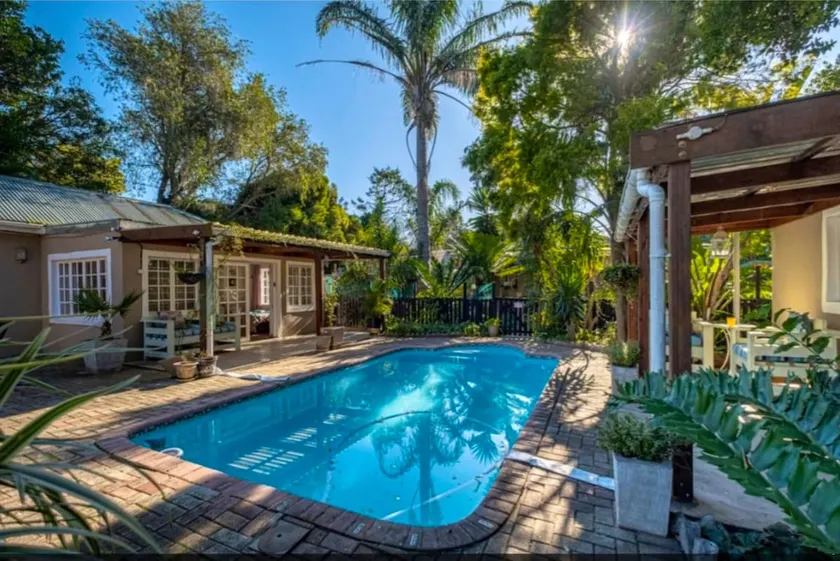 Garden Sanctuary Suite 2- poolside cottage - Image 1