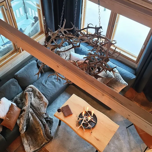 Arctic Hearth Levi | Sauna, fireplace & skibus - Image 1