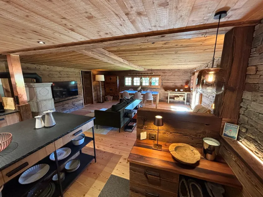 Charming apartment in a very old chalet - Image 1