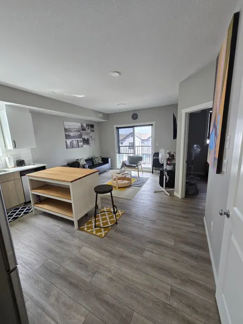 3rd Floor Exquisite 2BD/2Bath Apartment - Image 1
