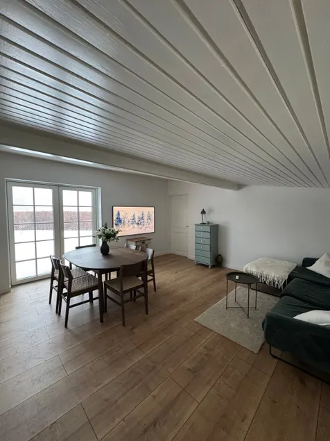 Newly built home with large garden, as well as nice views - Image 1