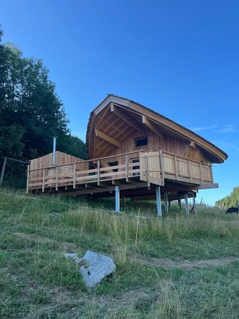 Unusual Hut - Leaf Hut - Image 1