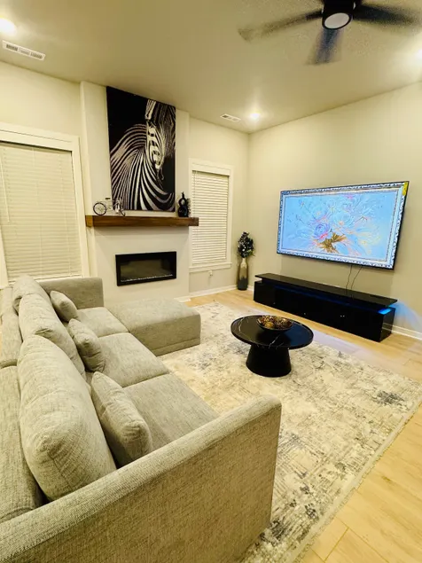 Modern Comfort in Bentonville - Image 1