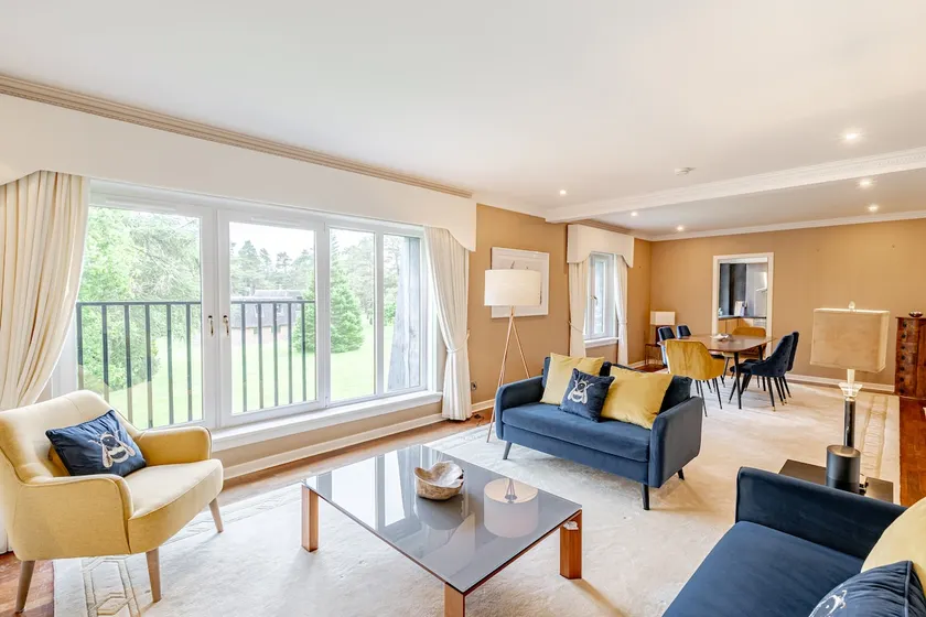 Spacious Gleneagles Apartment - Image 1