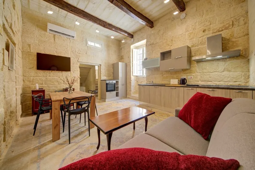 Ta' Zaren Townhouse in Siggiewi - Image 1