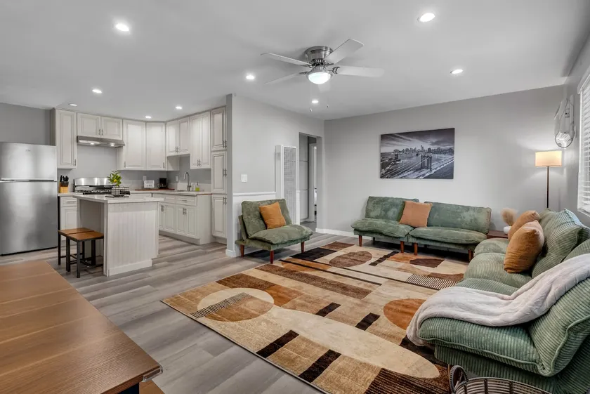 Warm Downey Retreat–Near Theme Parks + attractions - Image 1