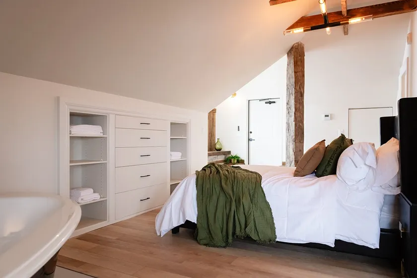 The Drifter Suite 108 at 5 Clothier Street West - Image 1