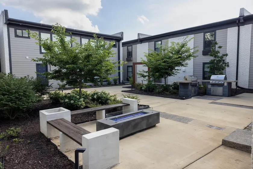 Modern Midtown 1BR – Pet-Friendly & Bright - Image 1