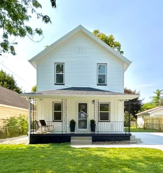 Modern Monroe Farm House - Image 1