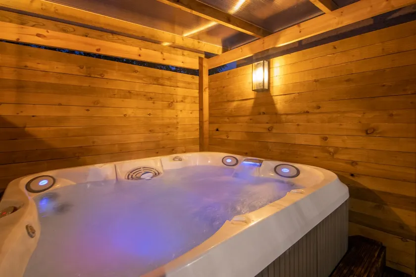 Private Hot Tub - Garden Terrace - Free Parking - Zen & Bubbles - Image 1