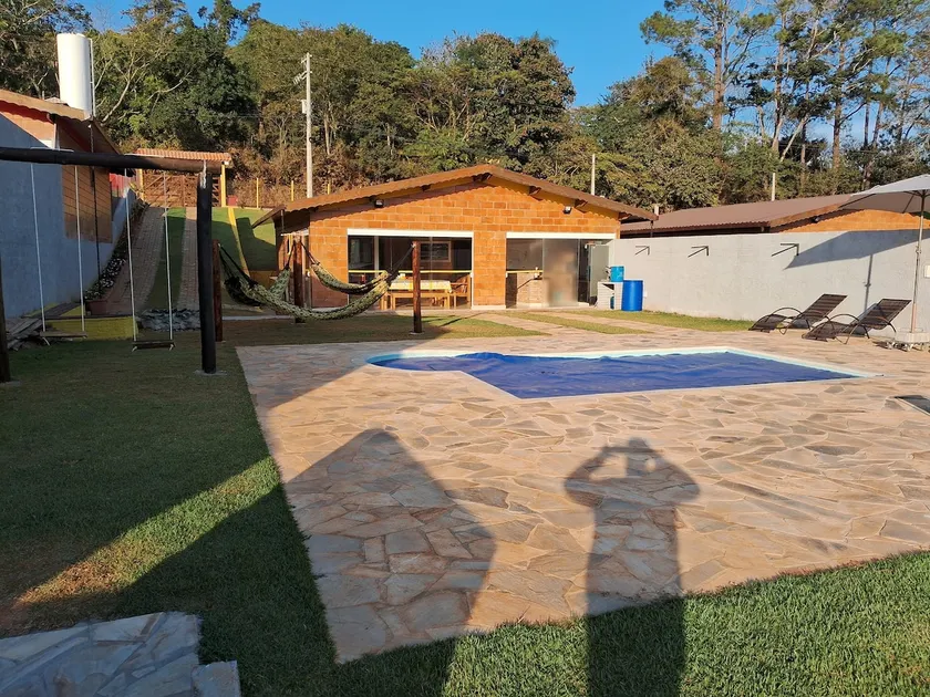 Chácara Amarela: Country House with Lake and Pool - Image 1