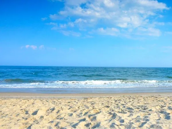 Relax at the beach house! - Image 1