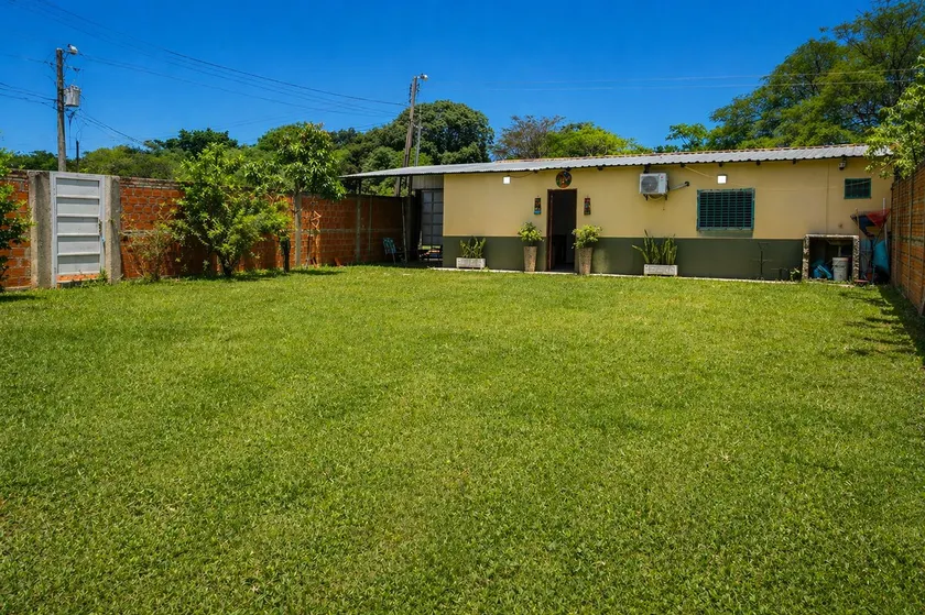 Ulises House • Private Garden Near the Airport - Image 1