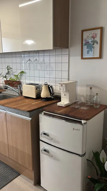 J house'1' 5-minute walk from Bus Terminal/Beam Projector/Central Geoje/Cozy accommodation/Free parking lot - Image 1