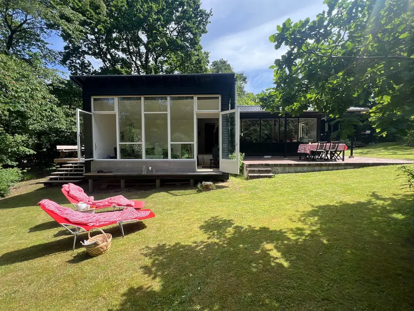 Cottage close to beach and forest with free parking - Image 1