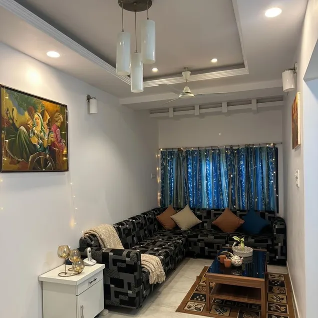 Cozy 2.5 BHK near Fateh Sagar! - Image 1