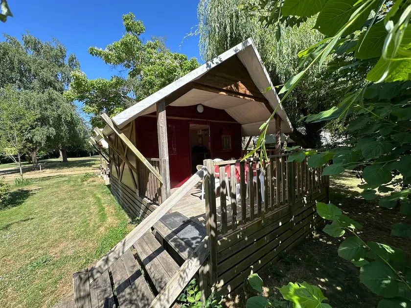 Otter Lodge - Image 1