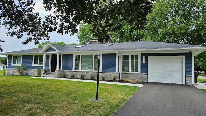 Park Place Perfectly Renovated Ranch - Image 1