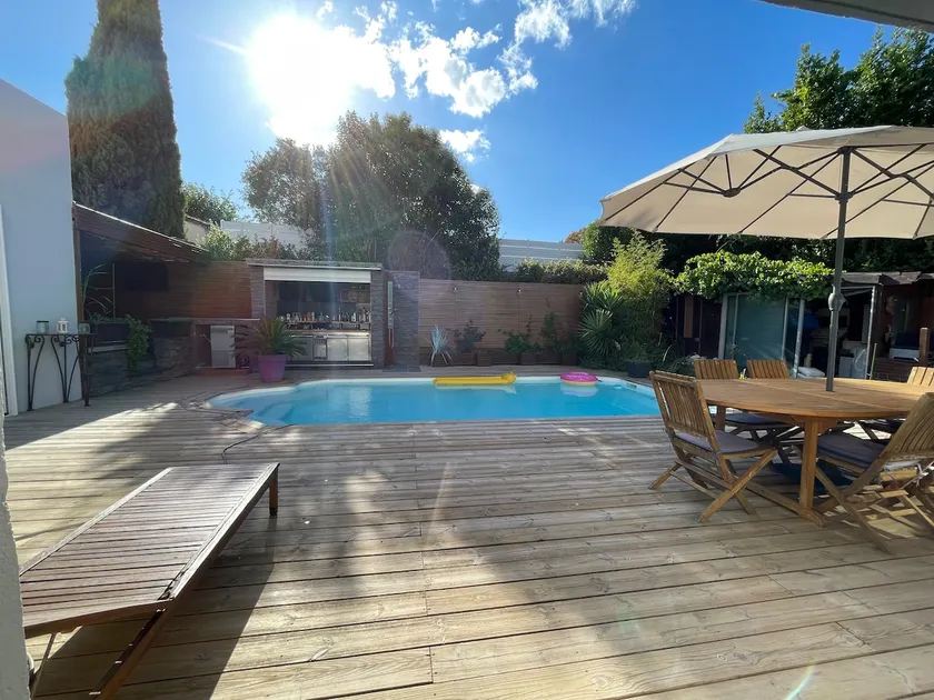 Air-conditioned 4-room apartment with pool - Image 1