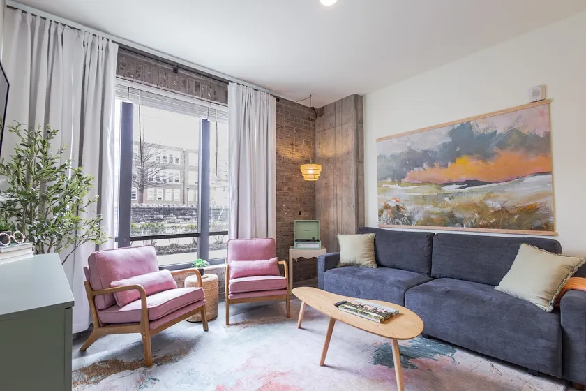 Wildflower Waltz | SoBro TownHome | Walk to Broad - Image 1
