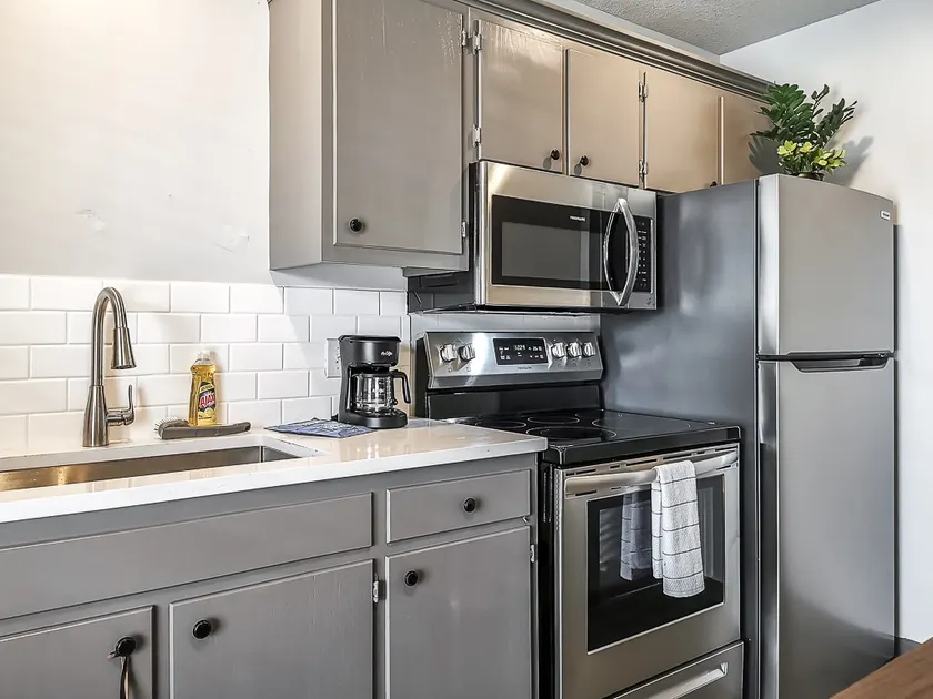 Freestanding 2 Bedroom Cabin - Image 1