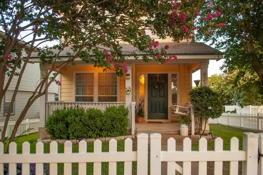 Family/Pet Friendly home in Kyle - Image 1