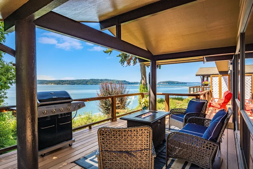 Bridgeview Lookout w/ Vast Water Views & Hot Tub! - Image 1
