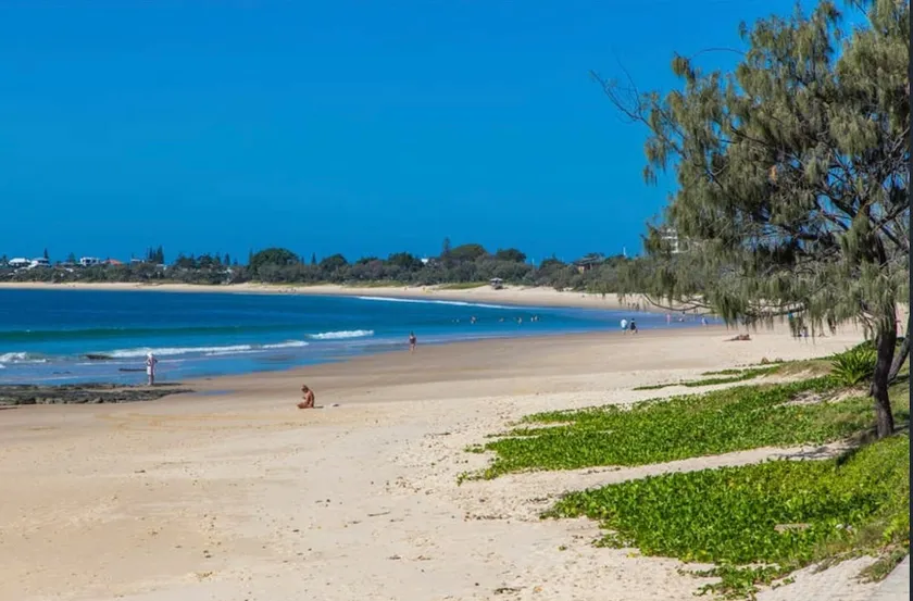 Beachside 1 bed unit at The Beach Club Mooloolaba - Image 1