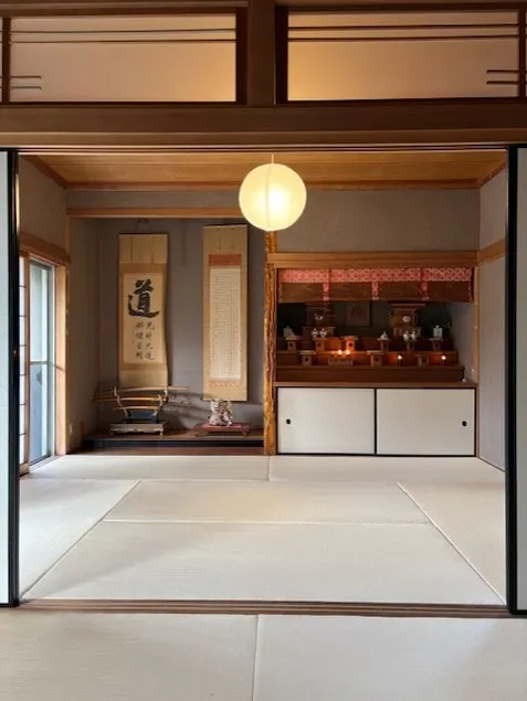 A large one-story house a 5-minute walk from Shikoku's first temple. A retro traditional Japanese house from the Showa era. - Image 1