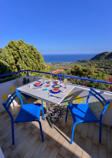 Sea view studio apartment 2/2 - Image 1