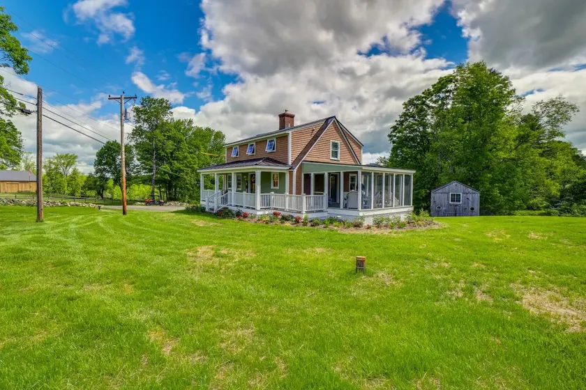 Charming Renovated Cottage on Country Road - Image 1