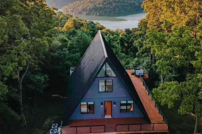 Center Hill Lake A-Frame | Lake View & Hot Tub - Image 1