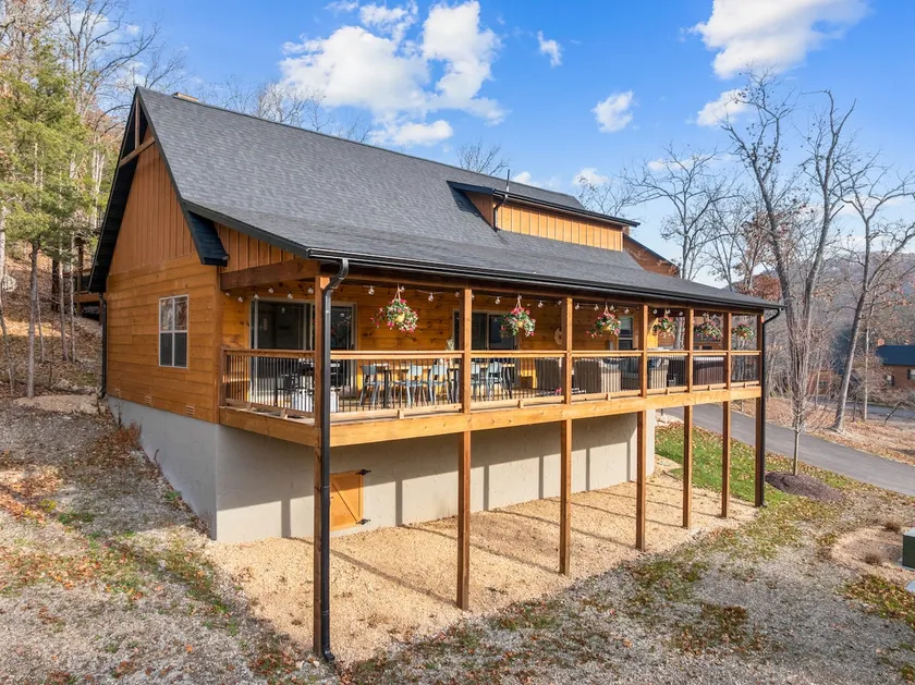 Elegant 3-Bedroom Retreat at Tall Timbers Resort - Image 1