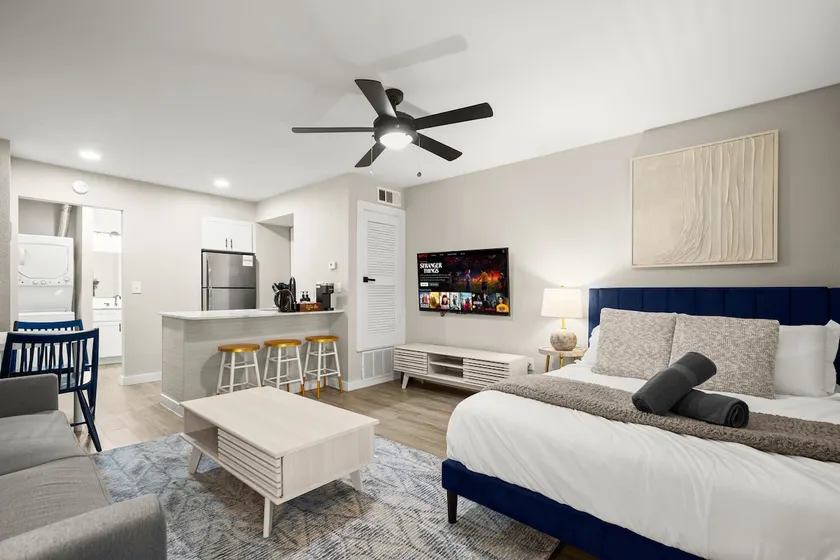 Modern Studio in Austin | Fast WiFi + Washer/Dryer - Image 1