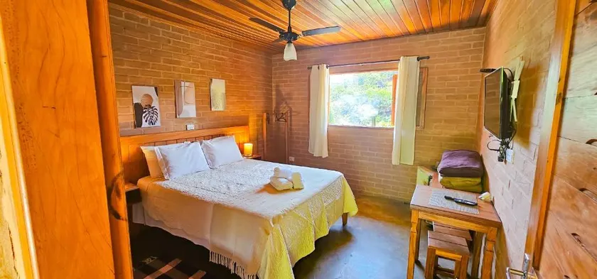 Chalet with Hot Tub and View - Image 1